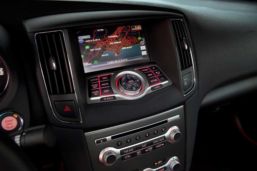  Nissan Maxima 2012 года  (фото 23 из 26)